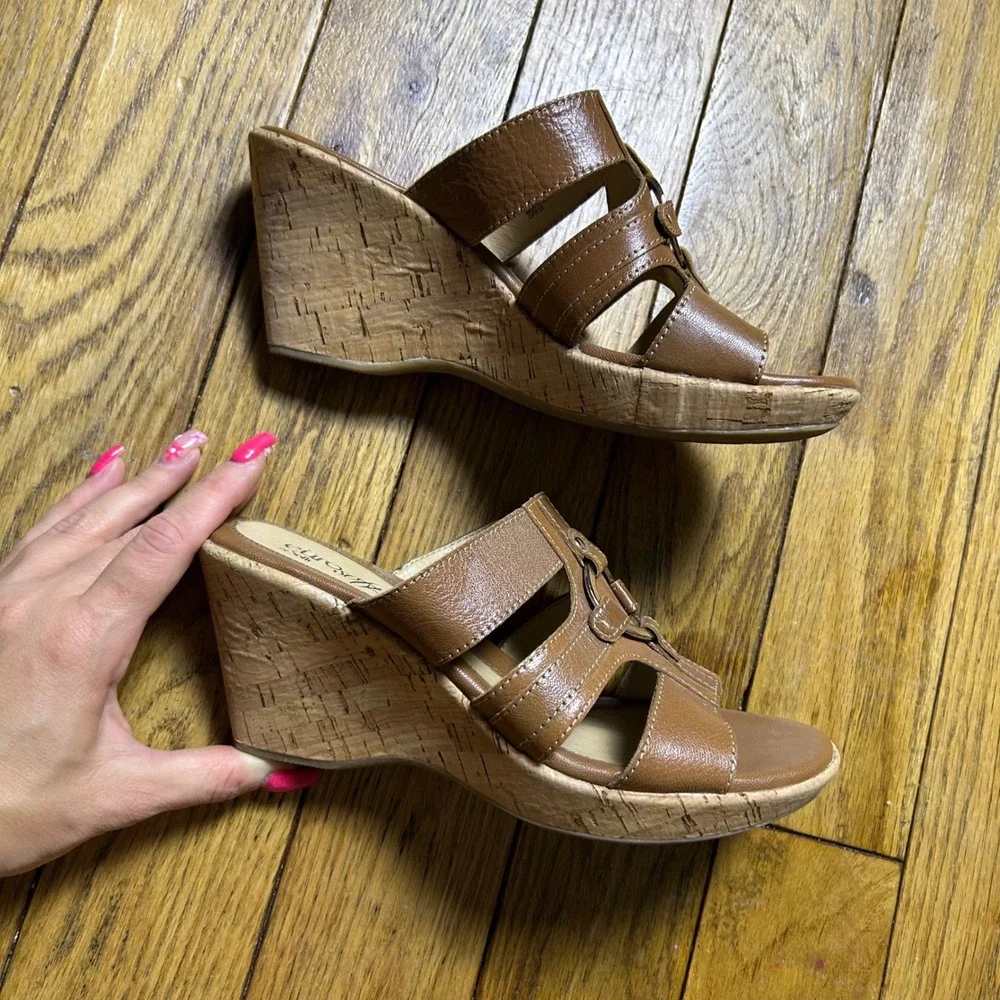 EuroSoft by Sofft Cassie Brown Leather Cork Wedge Sandals Womens 7M